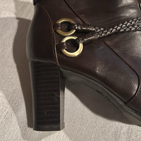 Life Stride ‘Yohanna’ Deep Dark Brown Ankle Booties Braided Trim Size 6.5 New - Picture 3 of 15